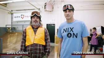 VIDEO: Tony Hawk Jajal Skateboard Terbang