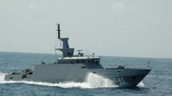 KRI Clurit-641 Tangkap Kapal Pemburu Harta Karun