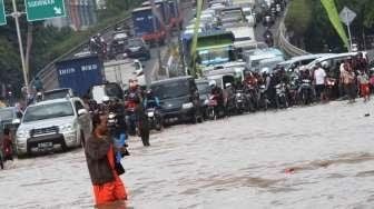 Akibat Terus Diguyur Hujan, Jakarta Banjir Lagi