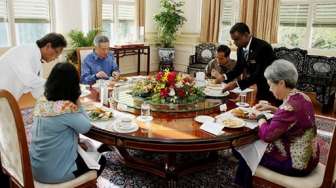 Presiden Jokowi Dijamu PM Lee Hsien Loong.