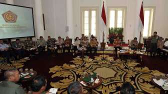 Jokowi Bertemu Pangkotama TNI