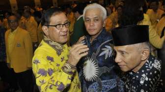 Sejumlah elit Partai Golkar dan Koalisi Merah Putih (KMP) hadir di Munas IX Golkar, Minggu (30/11). [Antara/Puspa Perwitasari]