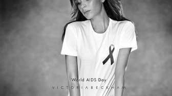 Victoria Beckham Luncurkan Kaos Aids
