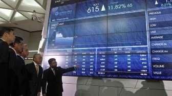 Pada perdagangan perdananya dibuka naik di level Rp 690 per saham.