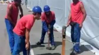 VIDEO: Keren, Cara Pekerja Bangunan Ini Bekerja Sama