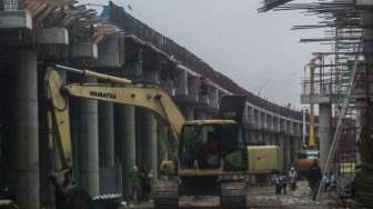 6 Girder Proyek Tol Depok-Antasari Ambruk