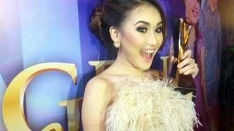 Masih Muda, Ayu Ting Ting Butuh Suami Baru