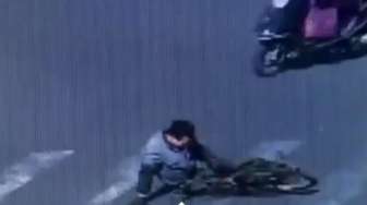 VIDEO: Ini Dia Lelaki yang Selamat Setelah Ditabrak Truk 14 Roda