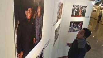 Dewan Pimpinan Pusat PKB menggelar pameran foto Gus Dur di Jakarta, Selasa (23/12). Pameran yang bertema 