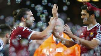 West Ham di Zona Liga Champions, Carroll Puji 'Big Sam'