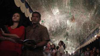 Misa Natal di Gereja Katedral, Rabu (24/12/2014) malam. (suara.com/Kurniawan Mas'ud)