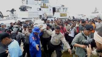 Kapal Malaysia Temukan Tangga Darurat AirAsia
