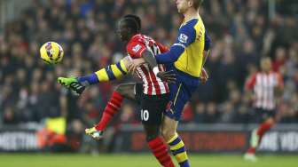 Gol Indah Mane Bungkam Arsenal di Babak Pertama