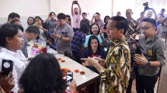 Jokowi Santap Siang Bersama Wartawan
