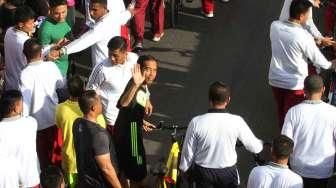 Nikmati Car Free Day, Jokowi Dihibur Aksi "Skaters"