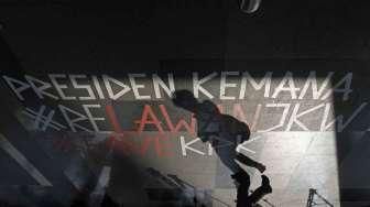 Aksi Topeng BW