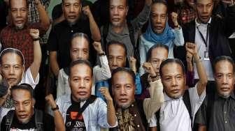 Aksi Topeng BW