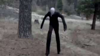 Warga Inggris Digegerkan Penampakan Hantu "Slender Man"