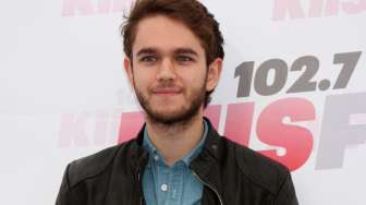 Zedd Peluk Selena Gomez di Dalam Lift