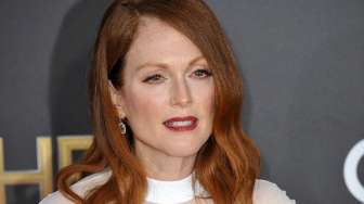 Julianne Moore Raih Aktris Terbaik