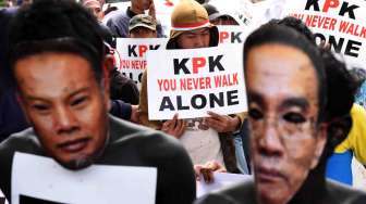 Tuntut KPK-Polri Damai