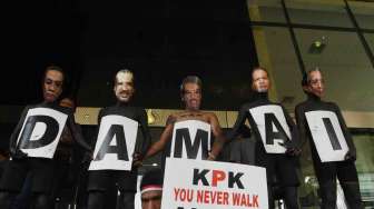 Tuntut KPK-Polri Damai