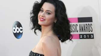 Dilarang Bawa 'Tongsis' di Konser Katy Perry