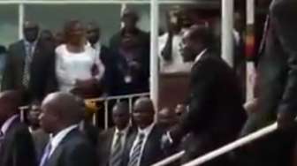 Presiden Mugabe Tampil di Televisi, Tak Mau Mundur