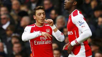 Babak I: Ozil Bawa Arsenal Memimpin di White Hart Lane