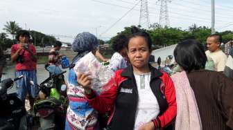 Perempun Ini Senang Dapat Celana Dalam dari Wagub Djarot