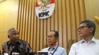 Plt Pimpinan KPK Beri Keterangan