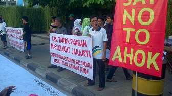 Di Bundaran HI Muncul Poster-poster "Say No To Ahok"