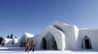 Hotel de Glace, hotel berinterior serba es yang memiliki suhu minus 4 derajat Celsius. (Reuters/Mathieu Belanger)