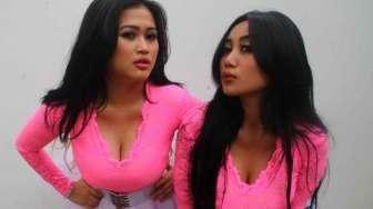 Payudara 'Jumbo' Duo Serigala Bikin Iri