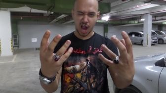 Husein "Idol" Batal Nikahi Cucu Elvy Sukaesih?