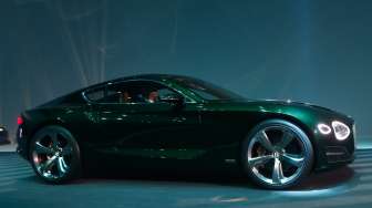 Bentley pertontonkan mobil eksperimen mereka, Bentley EXP 10 pada Geneva Motor Show 2015.