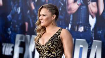 Kalah Tanding, Ronda Rousey Diboyong ke RS dengan Bibir Terbelah