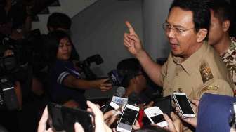 Tak Percaya PHL Monas Belum Digaji, Ahok: Itu Siapa yang Benar?