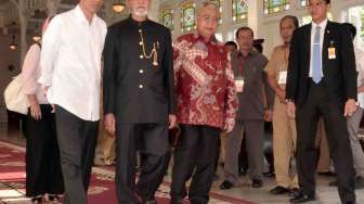 Jokowi Dipeusijuk Adat Aceh