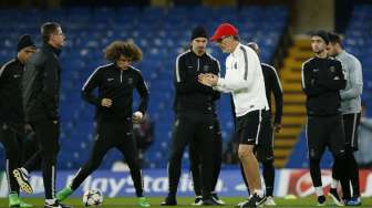 Pemain PSG menggelar latihan di Stamford Bridge jelang leg kedua babak 16 besar Liga Champions (11/3) [Reuters/John Sibley]