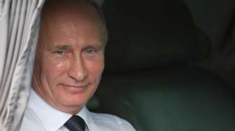 Vladimir Putin Berikan Uang Rp1,17 Miliar untuk Keluarga Tentara yang Meninggal di Ukraina