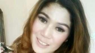 Makin Terkenal, Wina Lia Malah Diteriaki Saat di Bandara