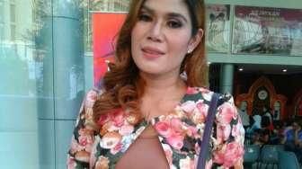 Wina Lia, Si Artis Dadakan