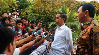 Presiden Joko Widodo mendatangi Pelayanan Kesehatan Blok F, Balai Kota Jakarta, hari Jumat (13/3). (Suara.com/Oke Atmaja)