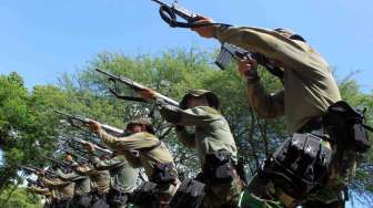 TNI Lomba Balap Karung dengan Tentara Amerika, Siapa Menang Ya?