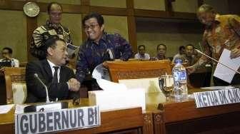 Gubernur BI Agus D.W. Martowardojo, Menkeu Bambang Brodjonegoro, Ketua OJK Muliaman D. Hadad dalam Rapat Kerja bersama Komisi XI DPR RI. [Suara.com/Kurniawan Mas'ud]