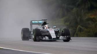 Lewis Hamilton Cetak Pole Position di GP Malaysia