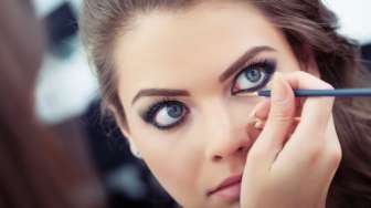 Awas! Eyeliner Bisa Sebabkan Masalah Penglihatan