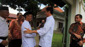 Guru Ngaji Jokowi Masuk Rumat Sakit Usai Sesak Nafas, Gibran Pantau Terus Kondisinya