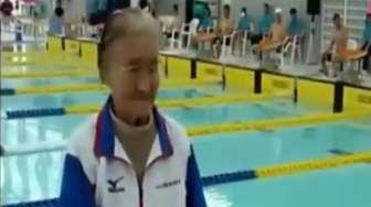 VIDEO: Perempuan 100 Tahun Pecahkan Rekor Berenang 1500 Meter